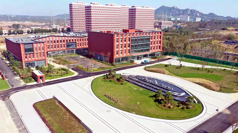 對(duì)外經(jīng)貿(mào)大學(xué)國際校區(qū)一期啟動(dòng)區(qū)全面完工(圖1) 對(duì)外經(jīng)貿(mào)大學(xué)國際校區(qū)一期啟動(dòng)區(qū)全面完工(圖1)