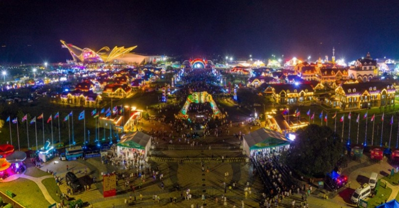 啤酒節(jié)開幕一周接待游客203.6萬人次，消費啤酒859噸