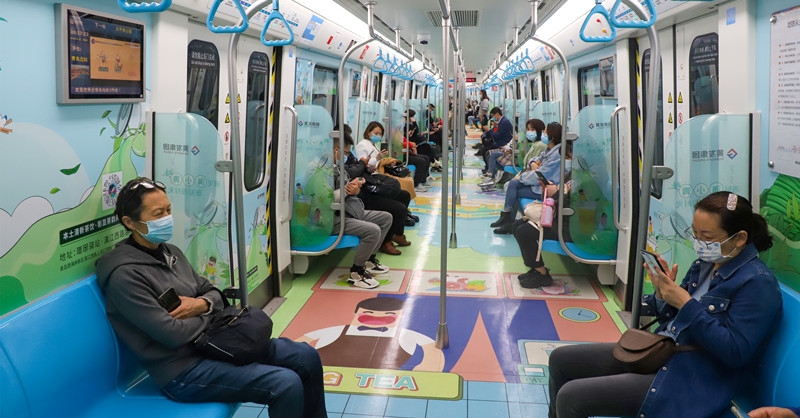 “黃發(fā)集團(tuán)號”地鐵3號線品牌推廣專列上線發(fā)車