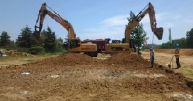 黃島發(fā)展集團組織觀看電影紀錄片《永遠的焦裕祿》